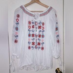 Cute Options sizeM Bohemian Festival Beautiful Embroidered w/ Flowers Scoop Neck